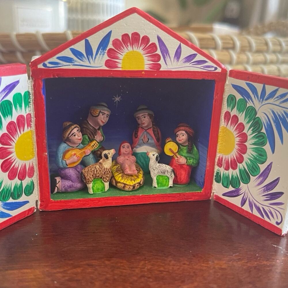 Vintage folk art nativity scene retalbo Peru